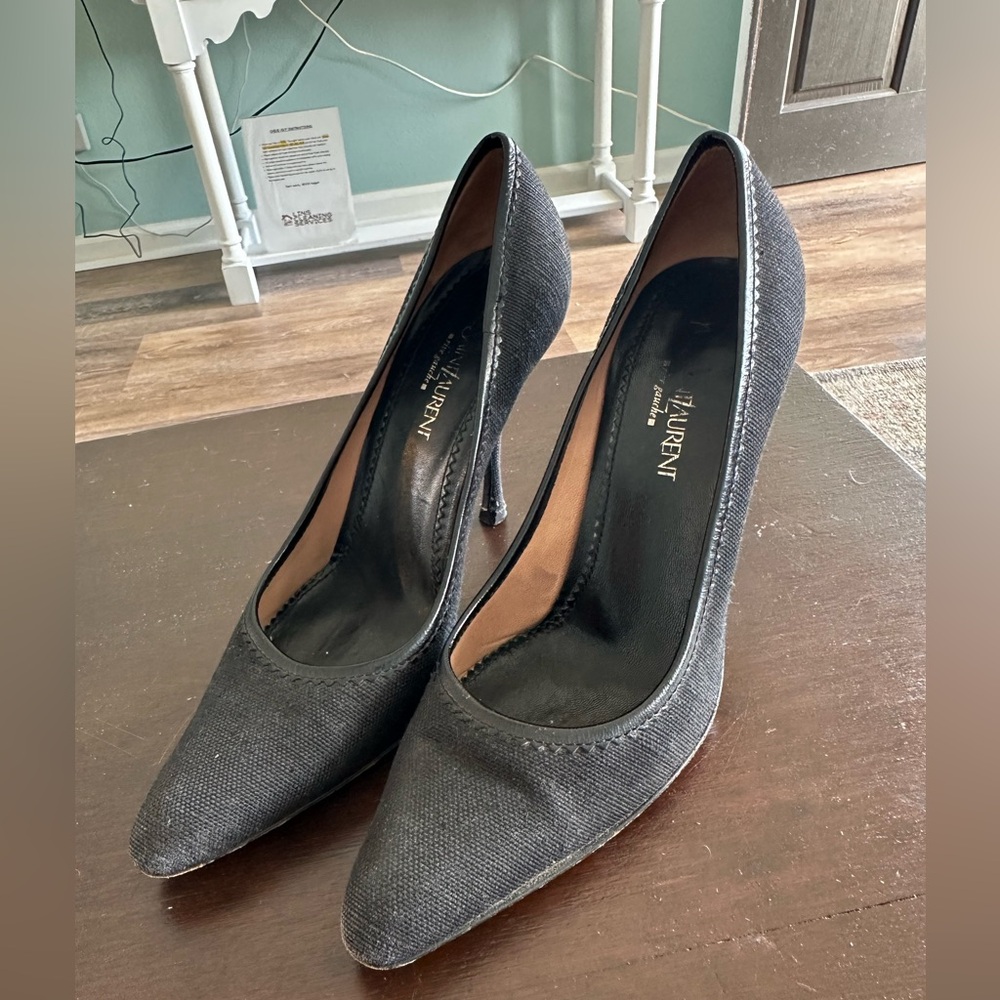 **** Yves Saint Laurent Size 37 1/2 Black Linen Heels in Fabulous Condition!